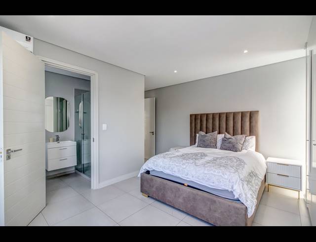 3 BEDROOM TOWNHOUSE FOR SALE IN SANDOWN